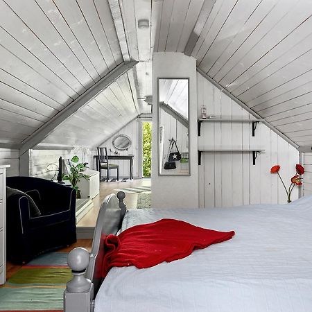 Loftlaegenhet Pa Haestgard I Tvaaker Apartamento Exterior foto