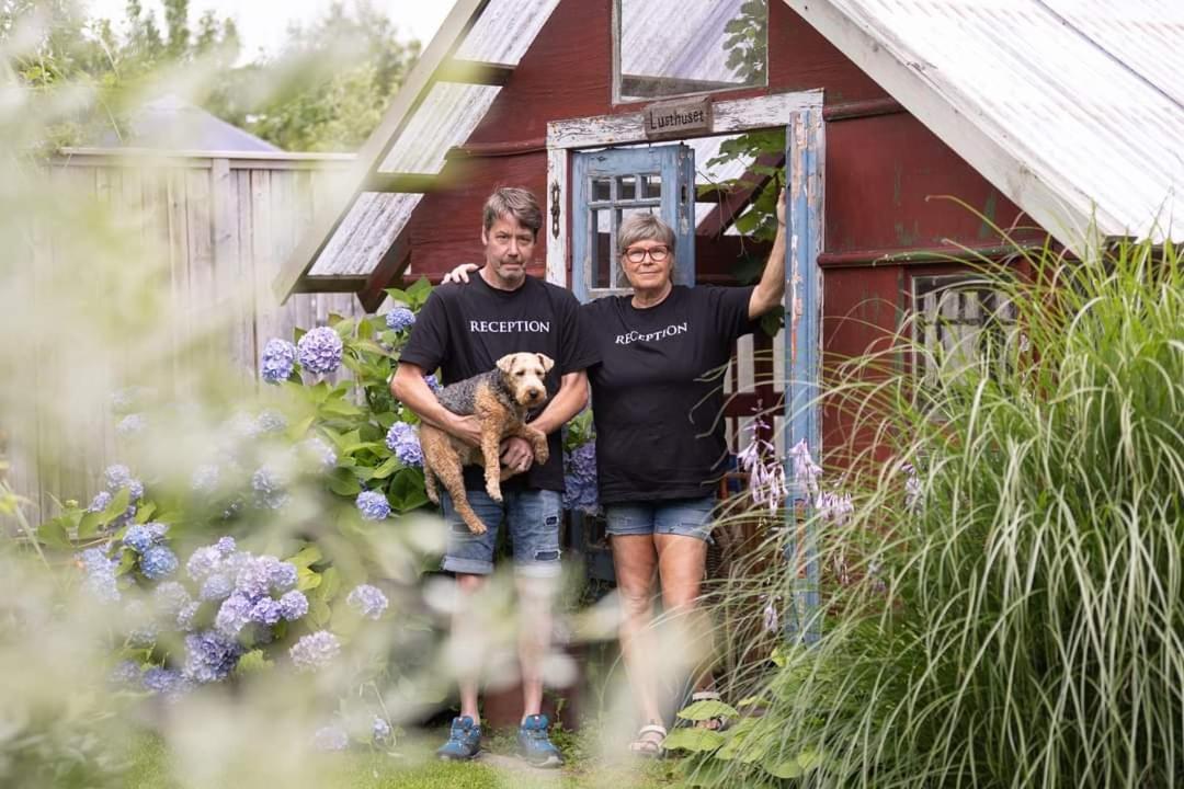 Loftlaegenhet Pa Haestgard I Tvaaker Apartamento Exterior foto